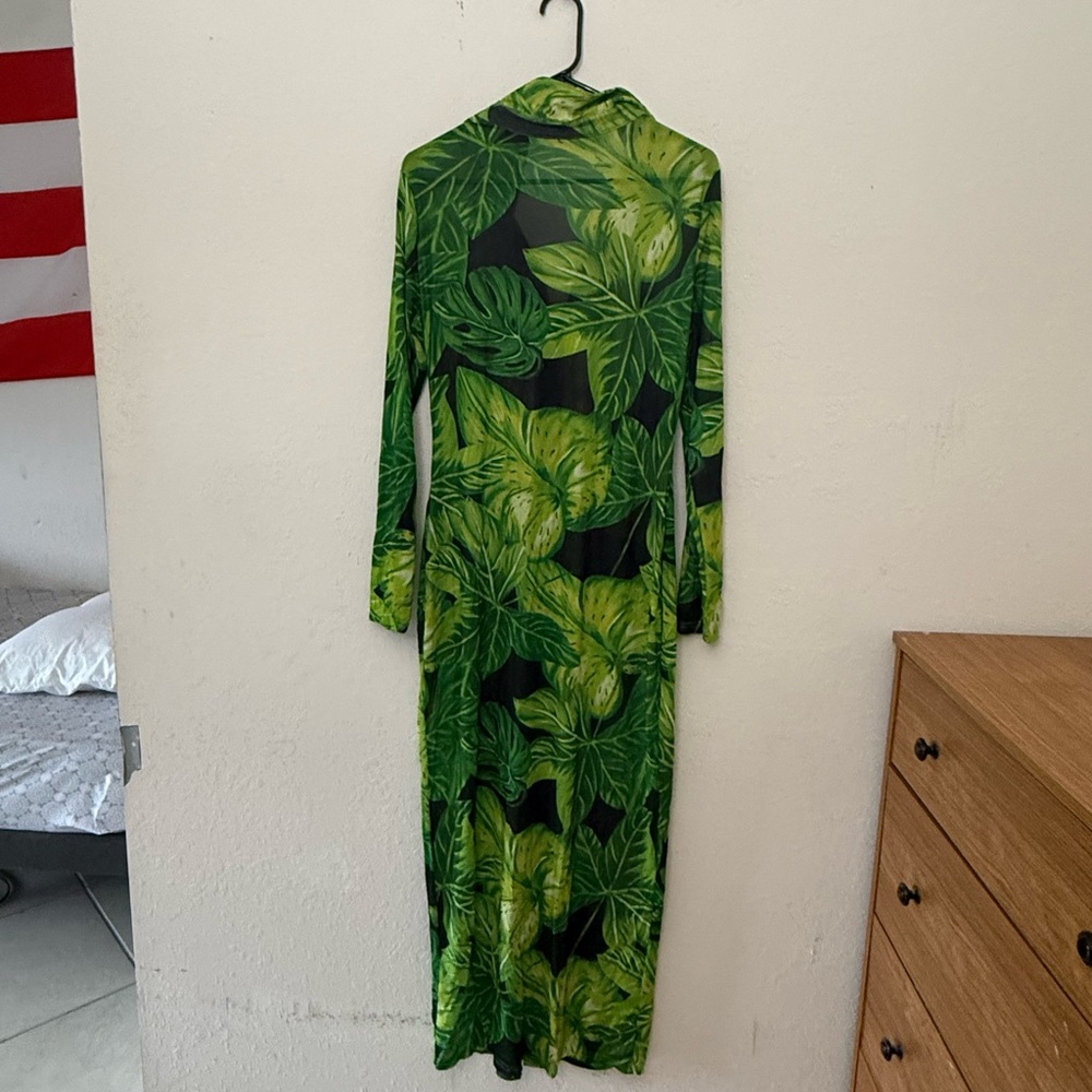 Long Green Leaf-Print Button-Front Maxi beach cover up - Picture 2 of 3